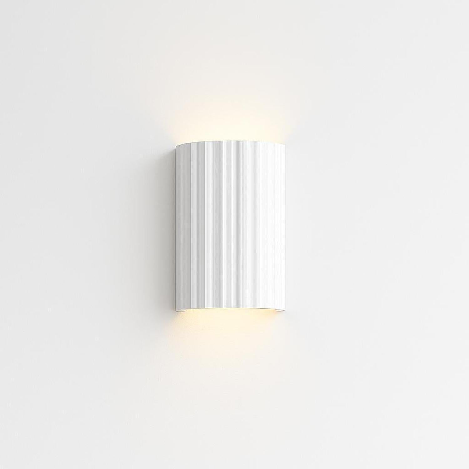 Molten Plaster Indoor Up/Down Wall Light in Matt White